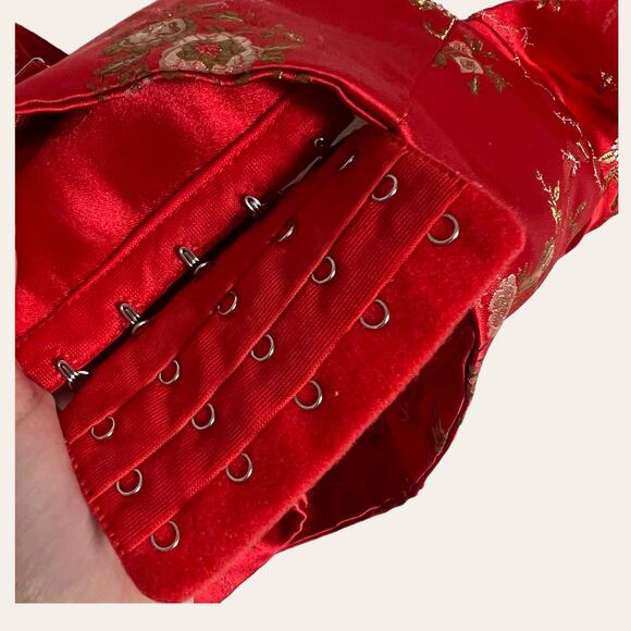 I.AM.GIA. Red Floral Jacquard Satin V-Neck Cropped Top Size Small - Picture 10 of 10